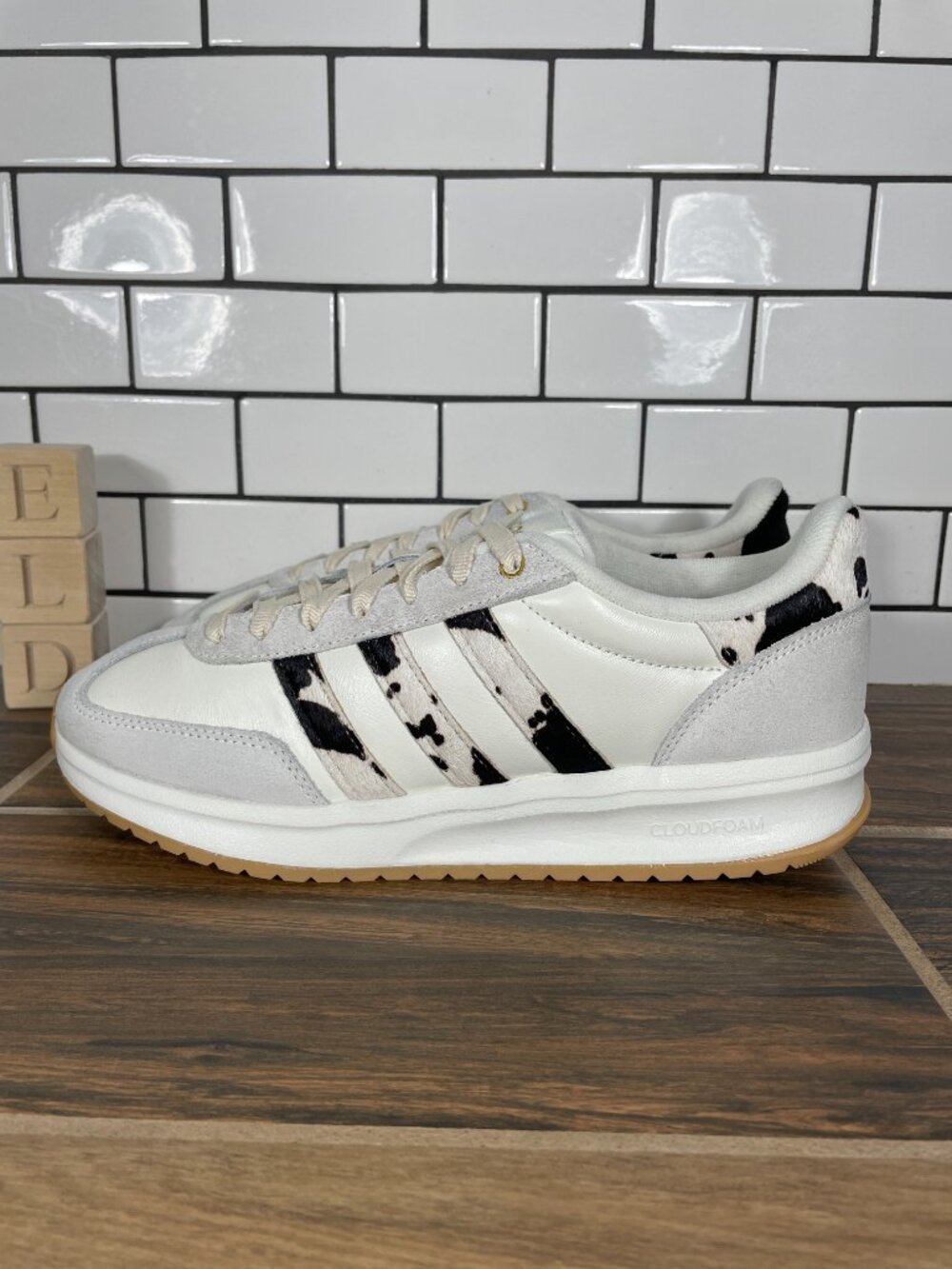 adidas Run 70s 2.0 Shoes Womens Size 9.5 Multicolor Leather Suede Retro Sneakers